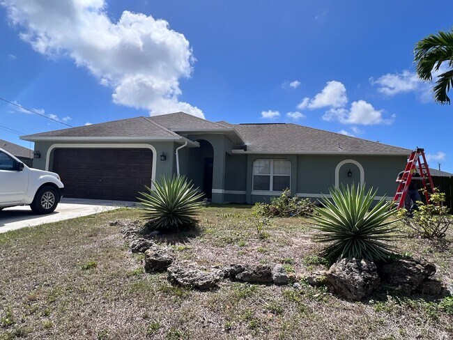 Freshly painted - 1614 SW 27th St