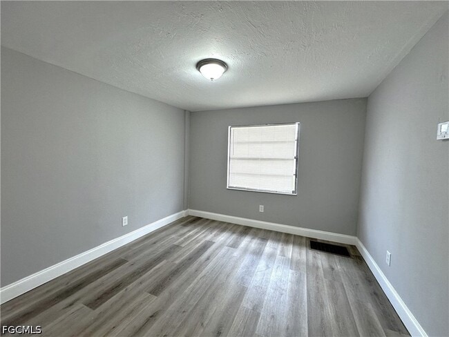 Building Photo - 2117 Mitchell Ct