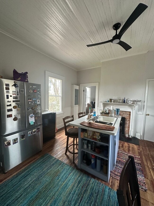 Building Photo - Shotgun Home in the Boulevard Neighborhood - Move in date June 1st, 2026