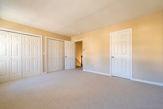 Building Photo - 16 Brantwood Dr