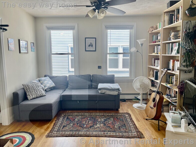 Building Photo - 385 Columbia St