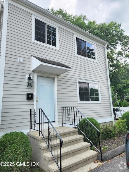 Building Photo - 86 Cos Cob Ave