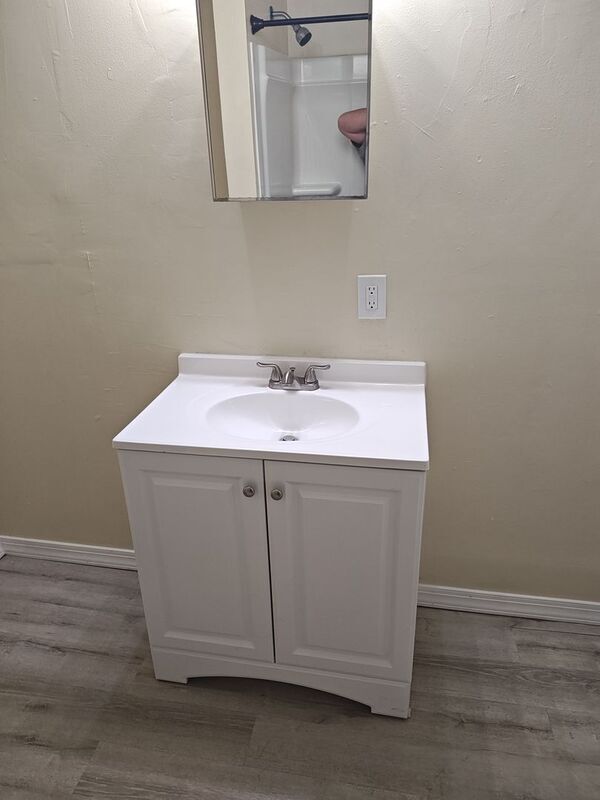 Building Photo - 850-850 Capouse Ave