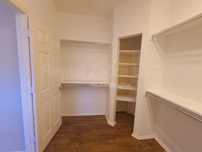 Building Photo - 8062 Raleigh Dr