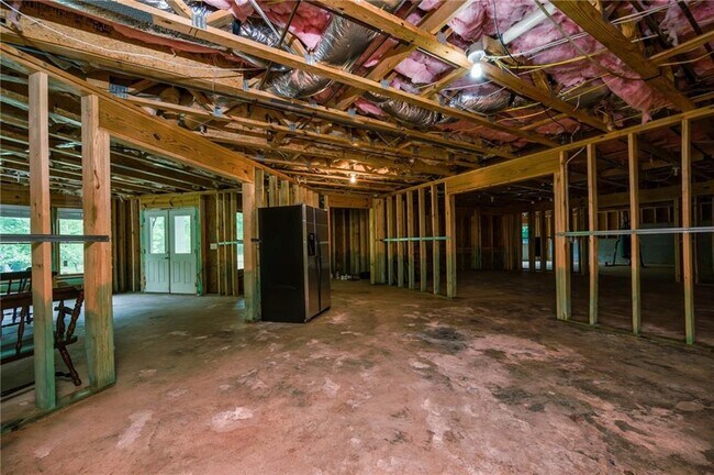 Building Photo - 105 Chablis Ct