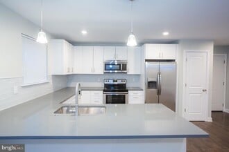 Building Photo - 1228-32 W College Ave