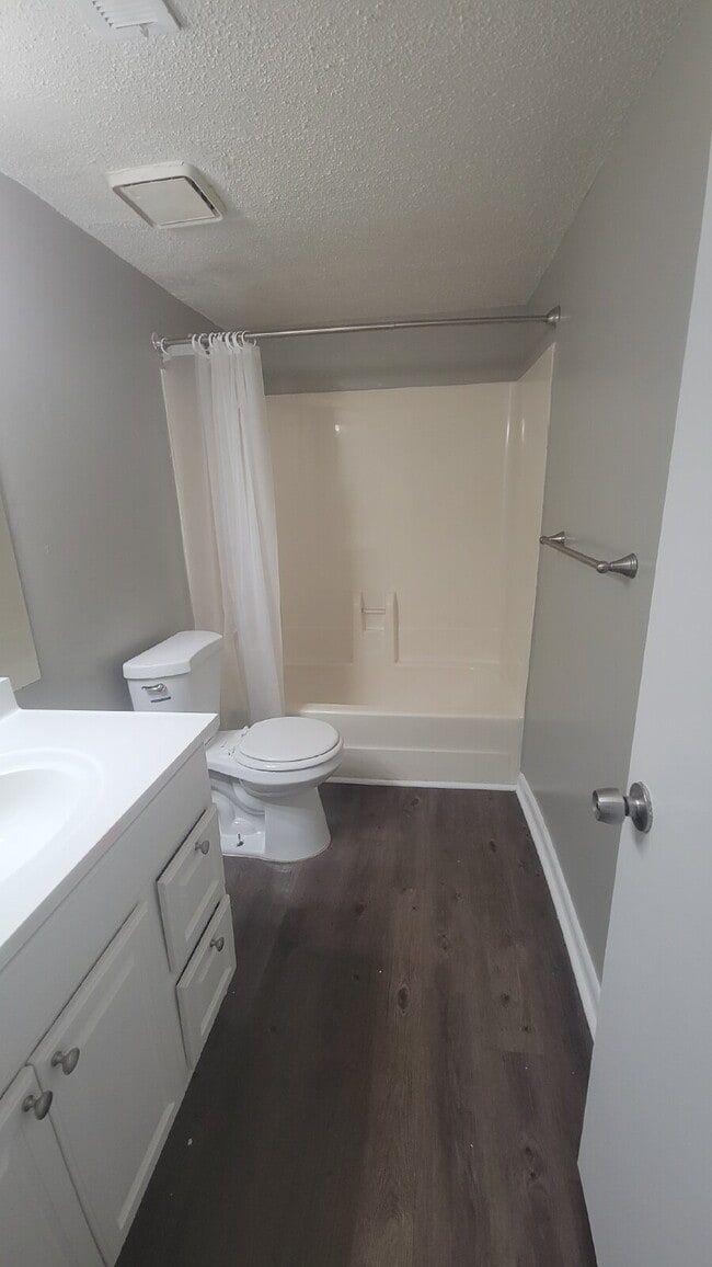 Building Photo - 1 month free, Call for details!!! "Cozy 2-Bedroom Retreat with Full Bath in Prime Huntsville Loca...