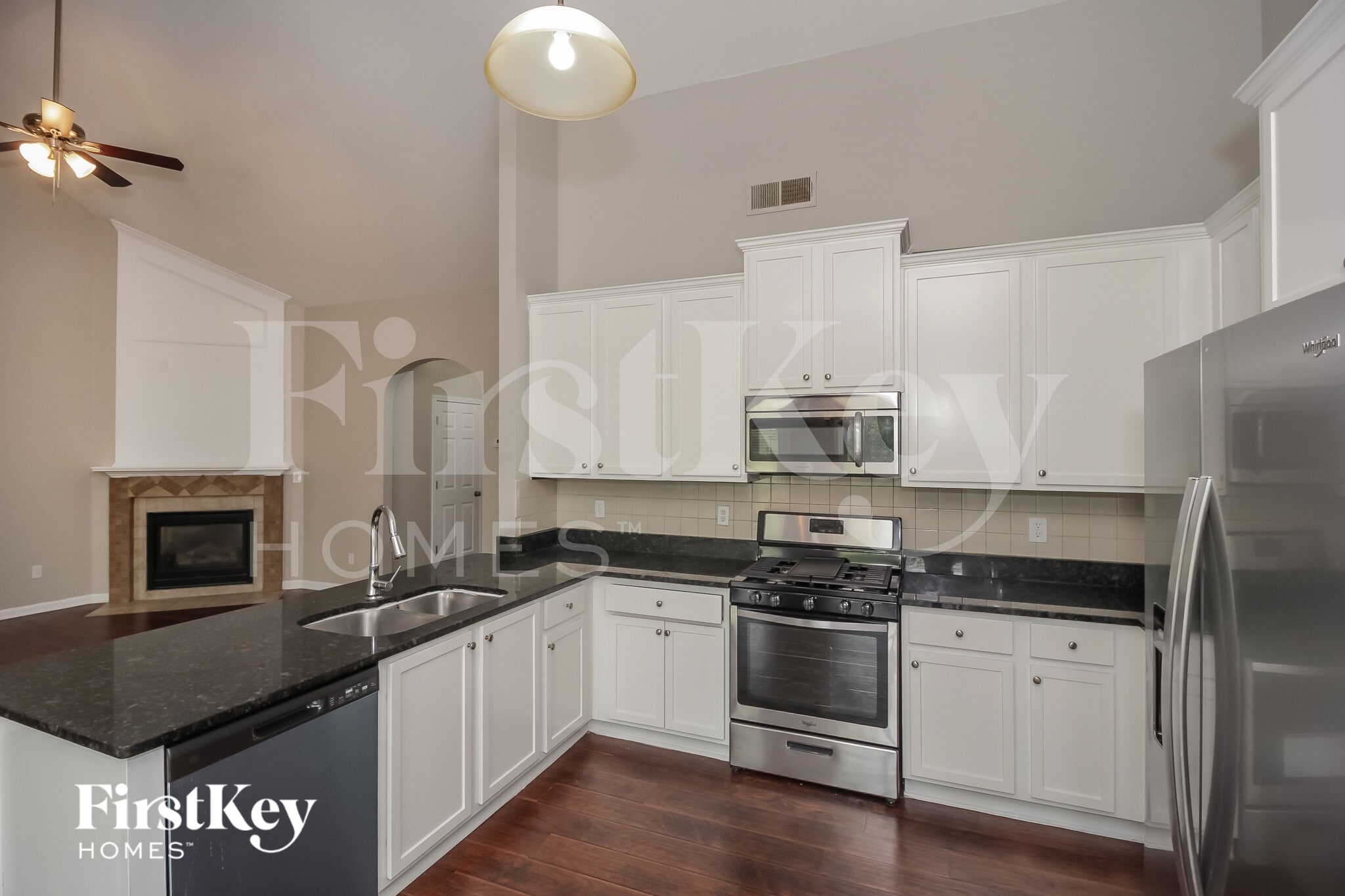 Building Photo - 30 Horseshoe Ln