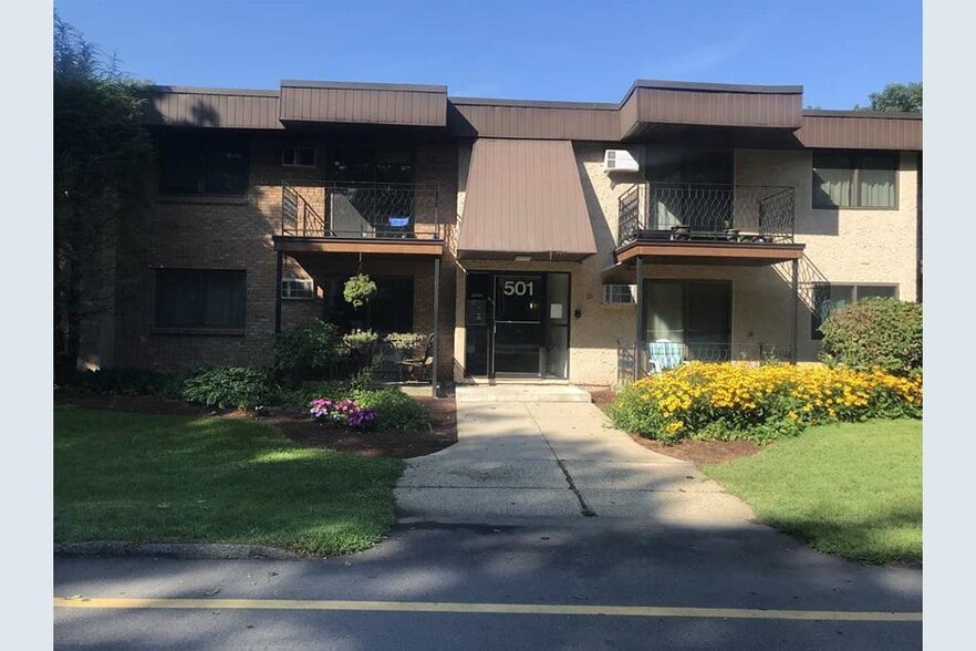 Front - 501 Brook Village Rd