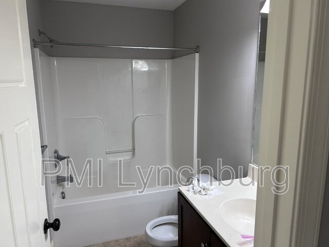 Building Photo - 1040 Commonwealth Cir