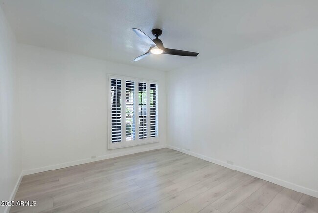 Building Photo - 7557 N Dreamy Draw Dr
