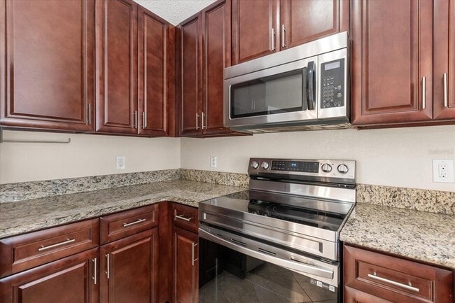 Building Photo - 1208 Roma Ct