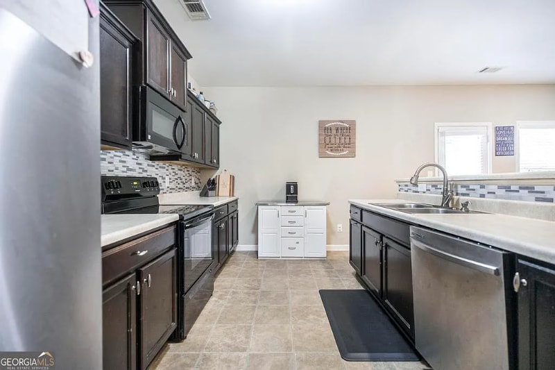 Building Photo - 118 Great Oak Way