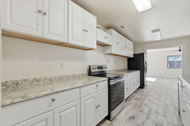 Building Photo - 209 E McMurray Blvd