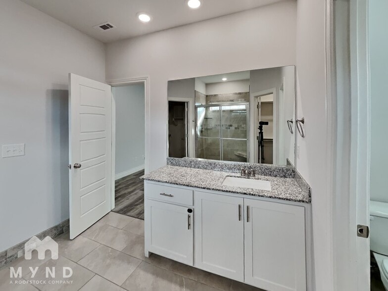 Building Photo - 1021 Pebble Pass