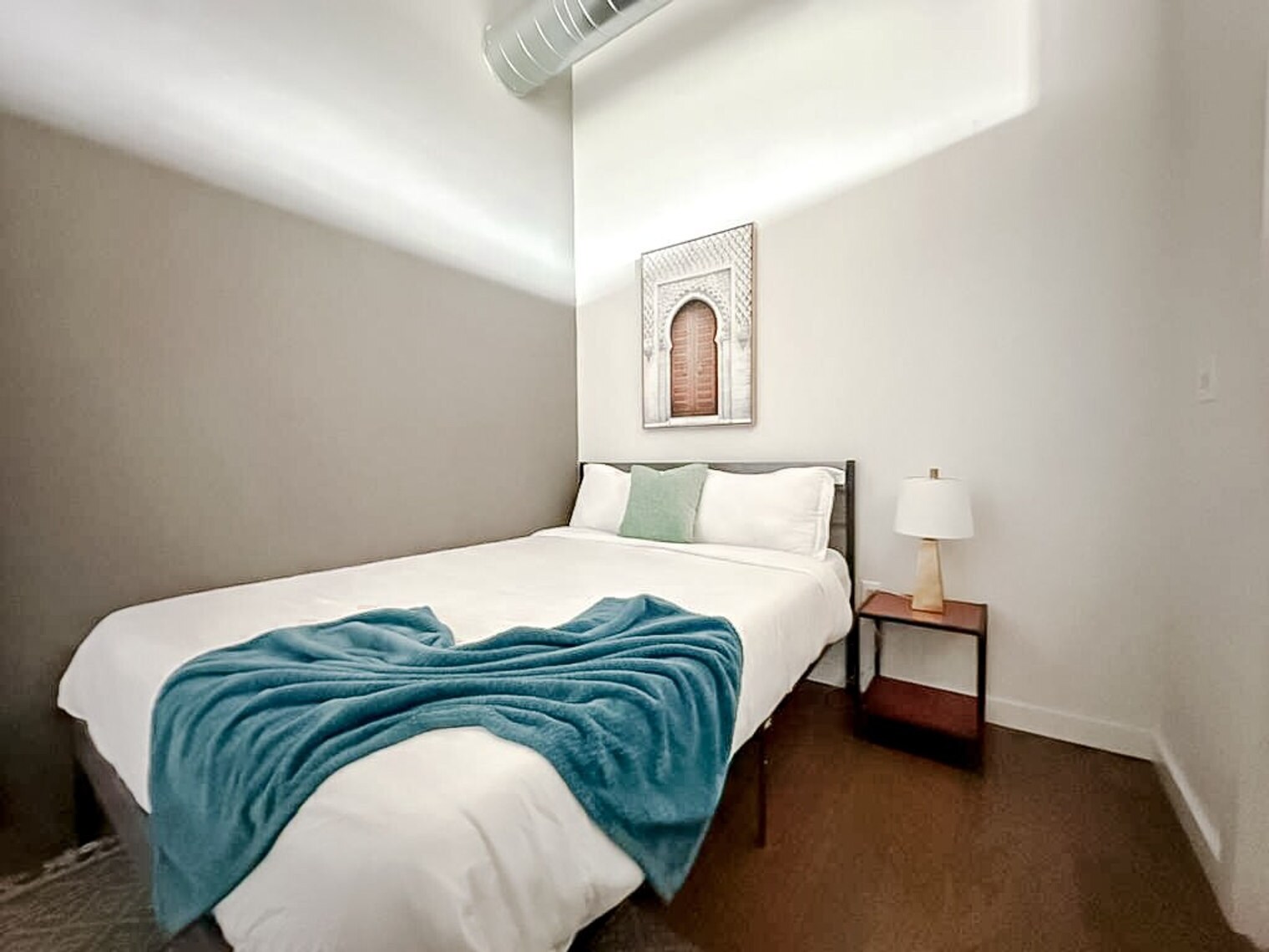 Building Photo - 604 W 4th St N