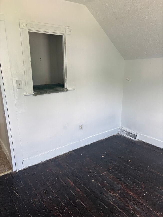 Building Photo - Section 8 accepted