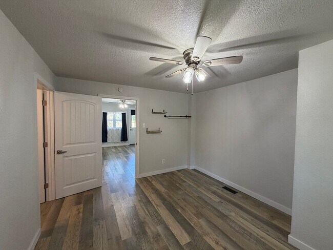 Building Photo - 103 Bell Creek Rd