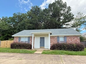 Building Photo - 2BR/2BA House For Rent