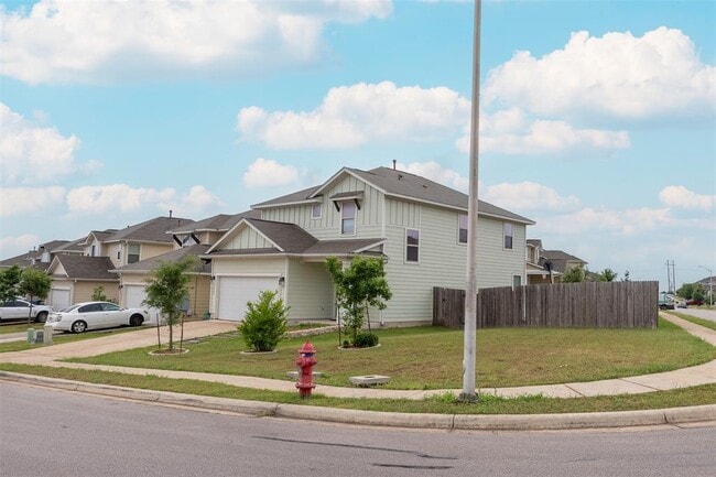 Building Photo - 369 Twisted Oaks Ln