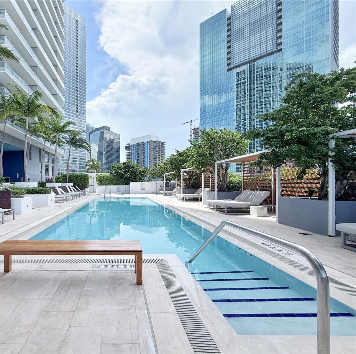 Building Photo - 1300 Brickell Bay Dr