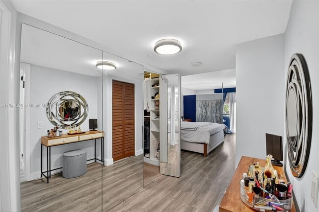 Building Photo - 3640 Yacht Club Dr