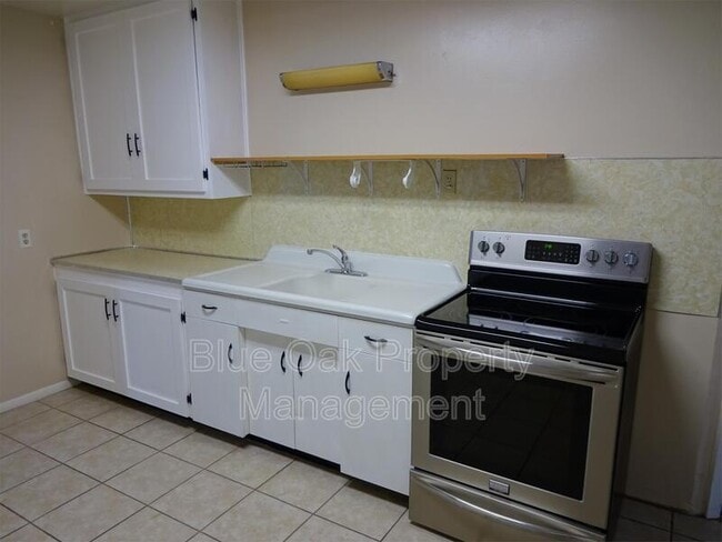 Building Photo - 1187 Warner St