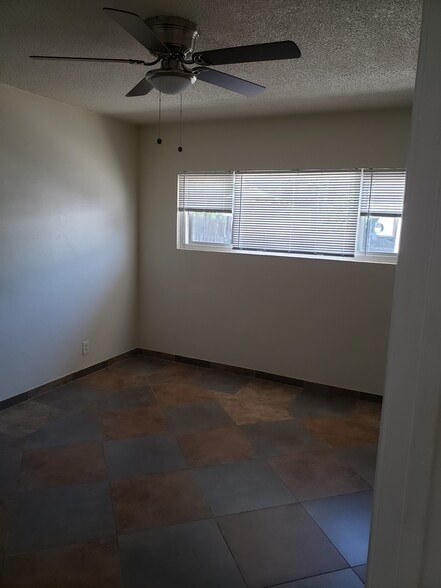 Building Photo - 1010 Wallgreen St