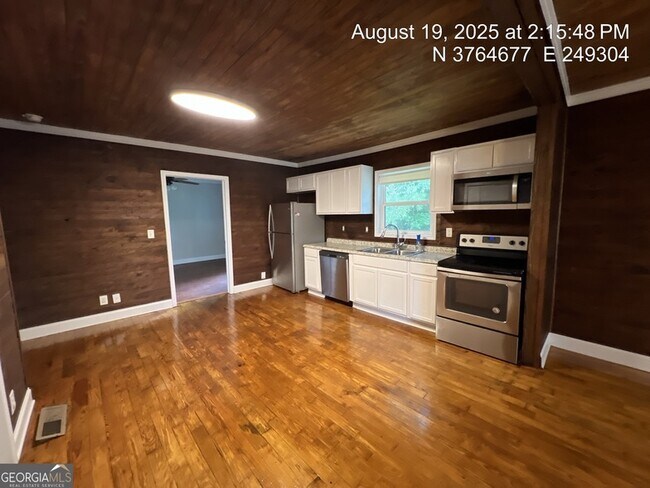 Building Photo - 186 Georgia Ave