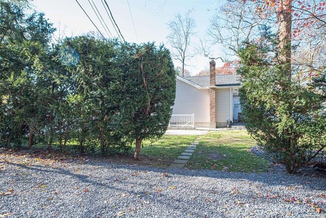 Building Photo - 16 Wildwood St