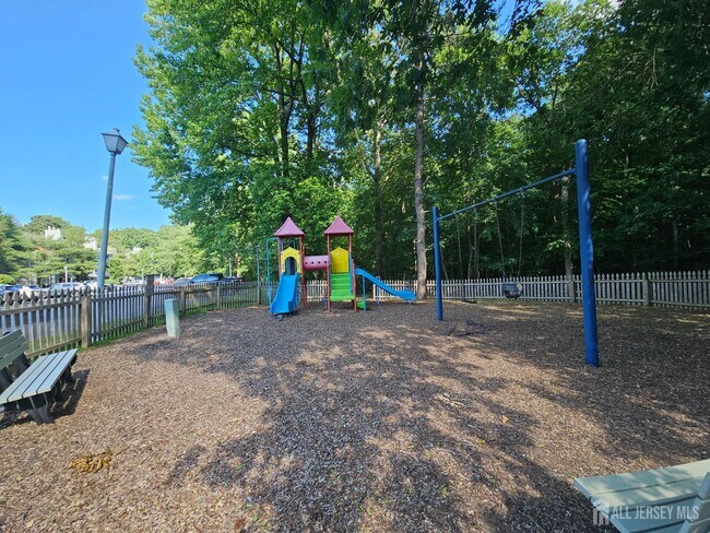 Building Photo - 2809 Ridgefield Ct