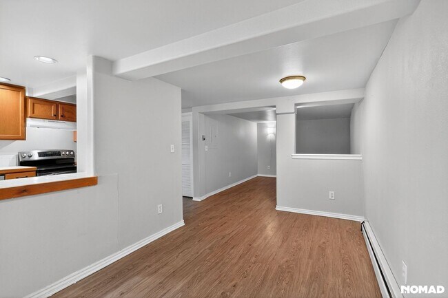 Building Photo - 30 W Navajo St