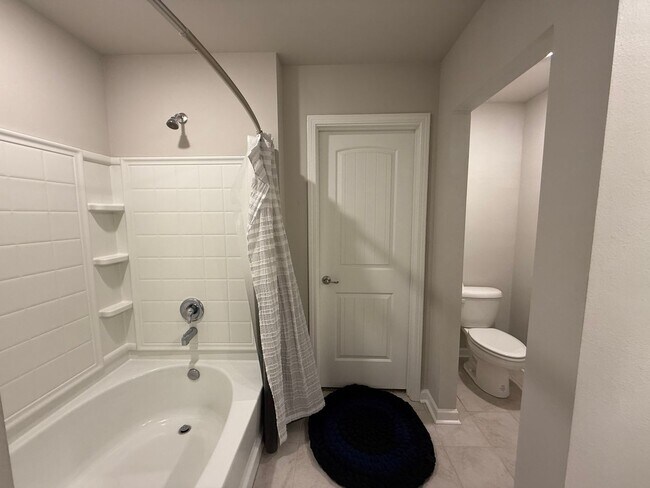 Building Photo - 127 Emerald Star Ln