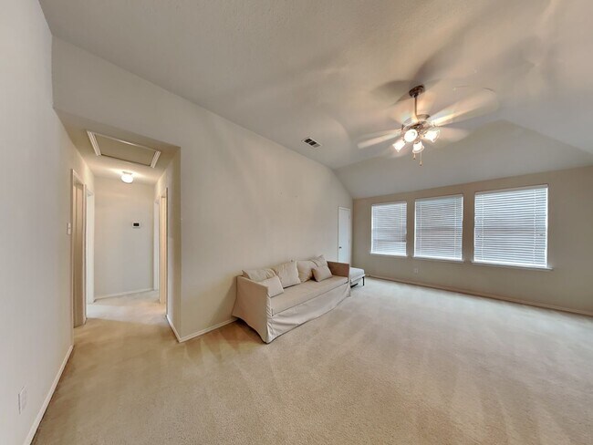 Building Photo - 9045 Trail Blazer Dr