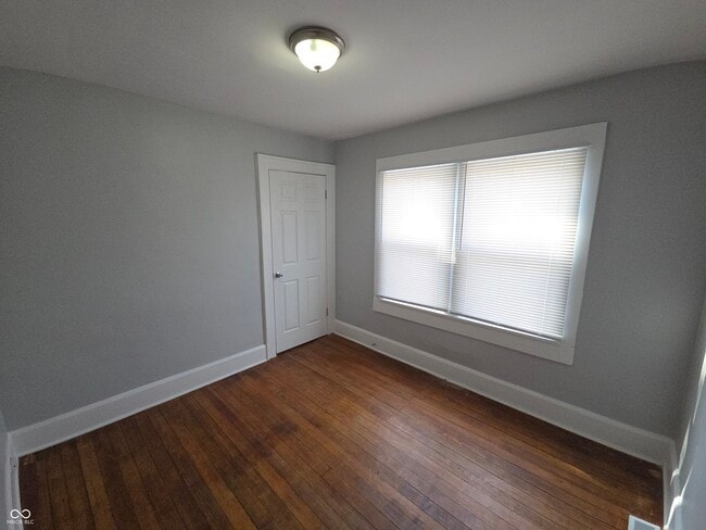 Building Photo - 1339 W Lee St