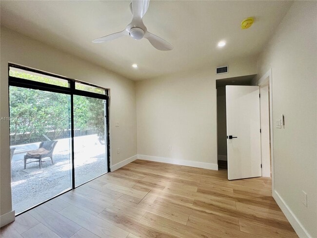 Building Photo - 1470 Lincoln Terrace