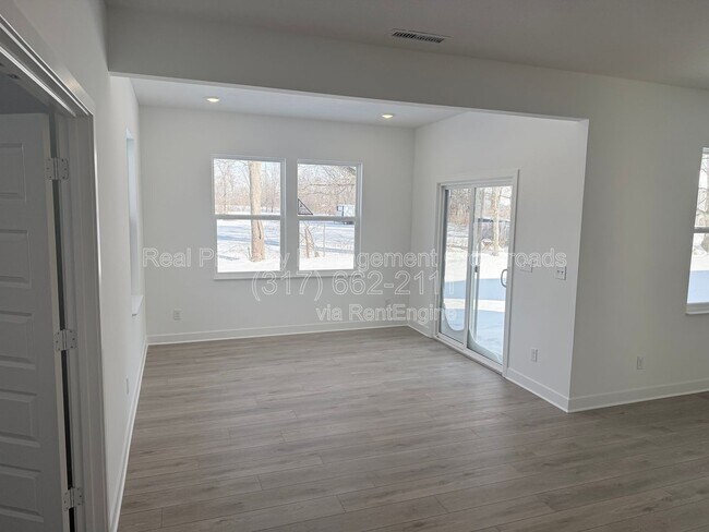 Building Photo - 6388 Tutelo Dr