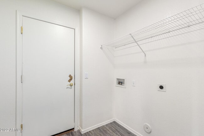 Building Photo - 2609 S Devonna Ln