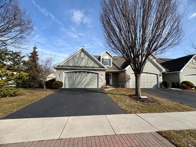 Building Photo - 3 bedroom 2.5 bathroom Townhome in Mount Joy!