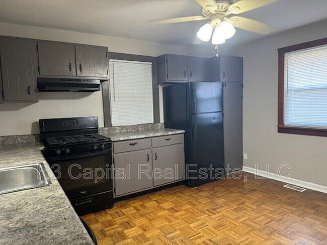 Building Photo - 115 N Border St