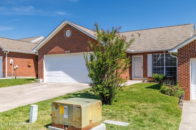 Building Photo - 4405 Greenfern Way