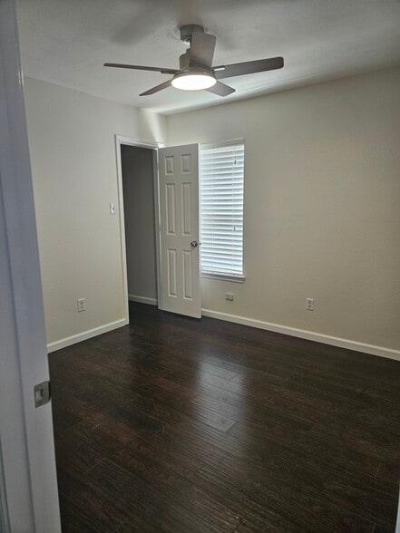 Bedroom 3 - 580 Parkway Blvd