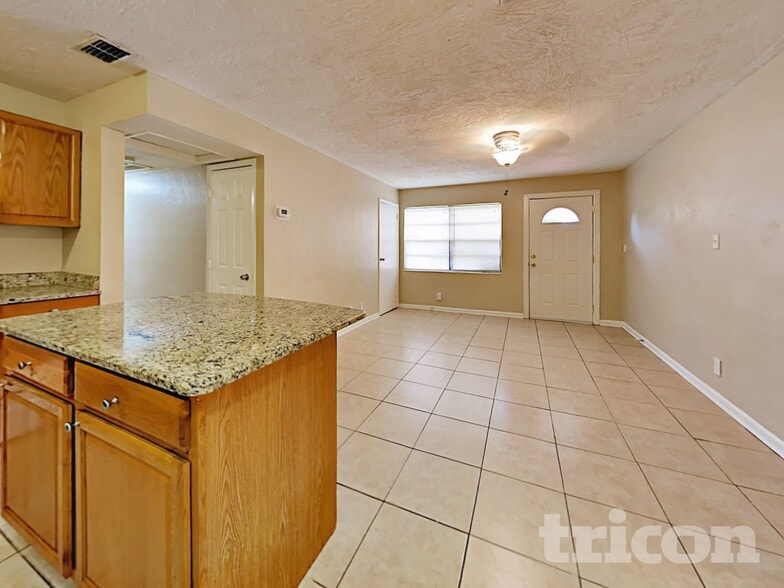 Building Photo - 2147 66th Ave S