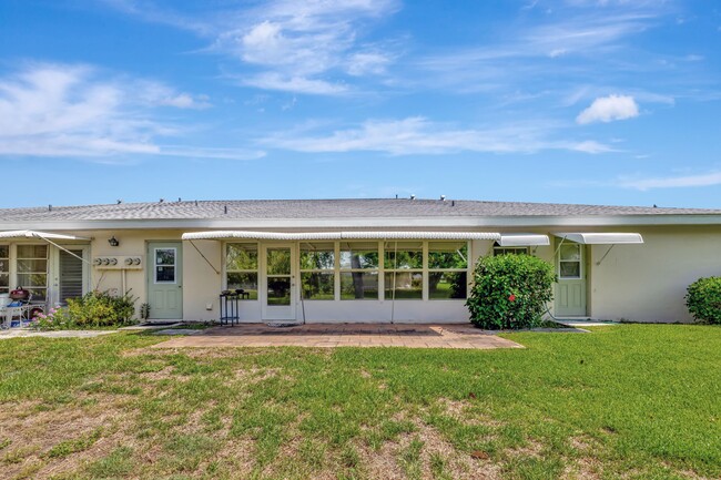 Building Photo - 215 Manatee Ln