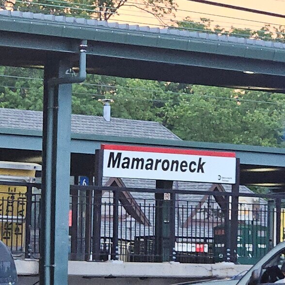 TRAIN STATION - 133 Halstead Ave