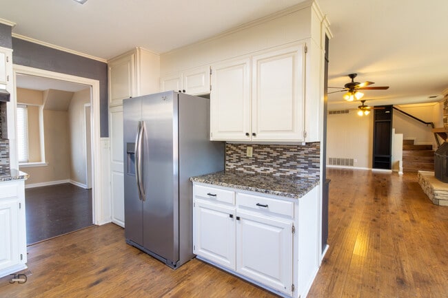 Building Photo - 4306 Briar Cliff Dr