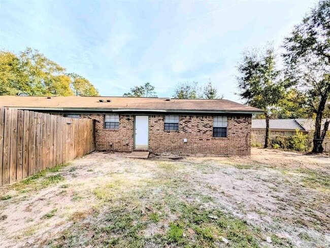 Building Photo - 5086 Yacht Harbor Cir