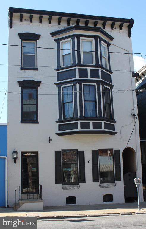 Building Photo - 122 E Queen St