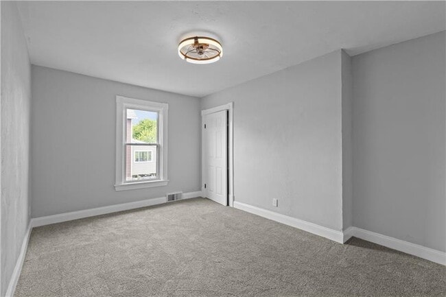 Building Photo - 616 Highland Ave