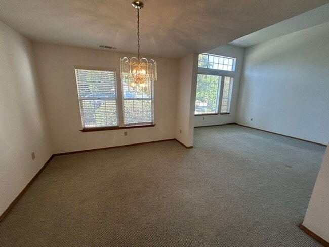 Building Photo - 3 Bedroom 2 Bathroom with a Bonus Room and Pool in the El Diamante School District!
